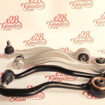 Set of ball joint control arms for a firm front axle
